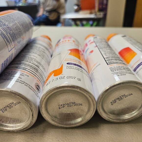 LOT OF 14 - SUNSCREEN SPRAY CANS MIXED BRAND UP & UP/ BANANA BOAT - Picture 11 of 12